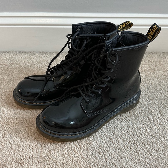 Black Dr Marten boots - Picture 1 of 8